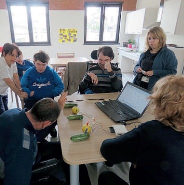 Al Centro Diurno di Podenzano, mini robot e musica digitale aiutano a superare le barriere